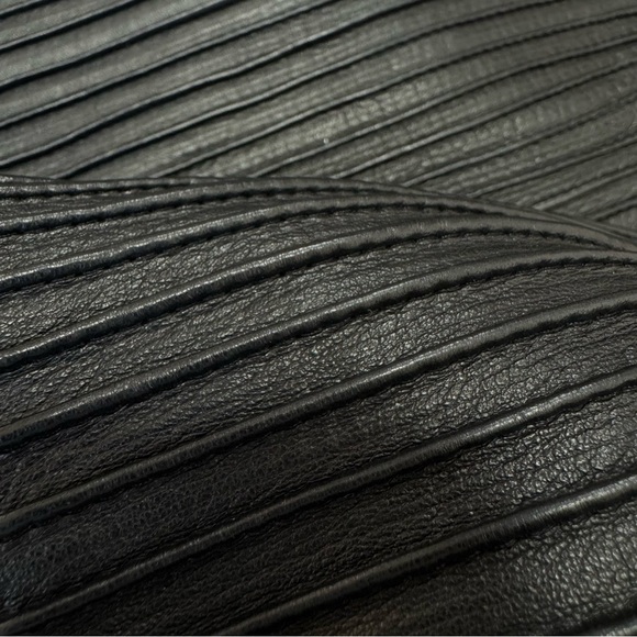 Gianni Versace Black Textured Genuine Leather Pencil Skirt Sz 42 US 10 - Picture 13 of 17